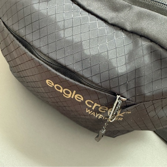 Eagle Creek Wayfinder Crossbody Bag Brand New - Picture 7 of 9